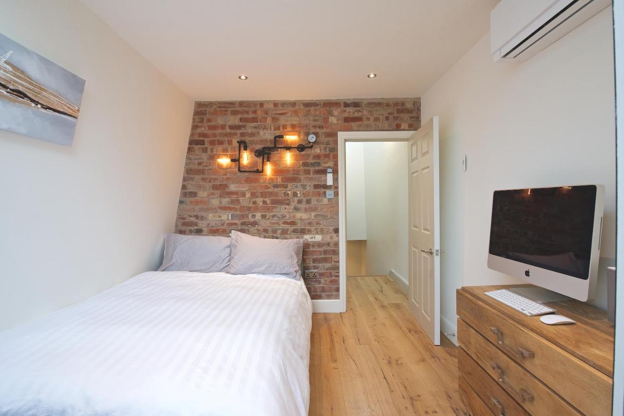 Modern Bedroom In London !! 외부 사진
