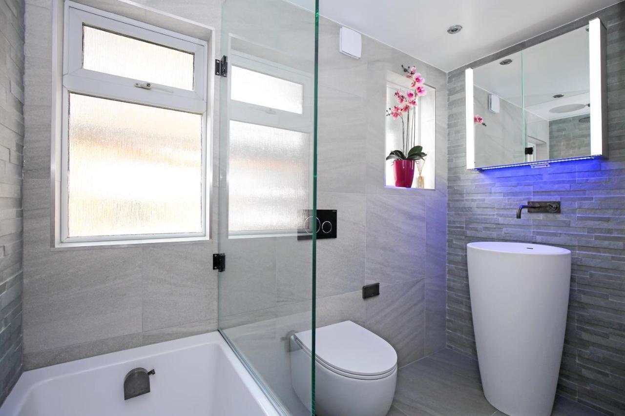 Modern Bedroom In London !! 외부 사진