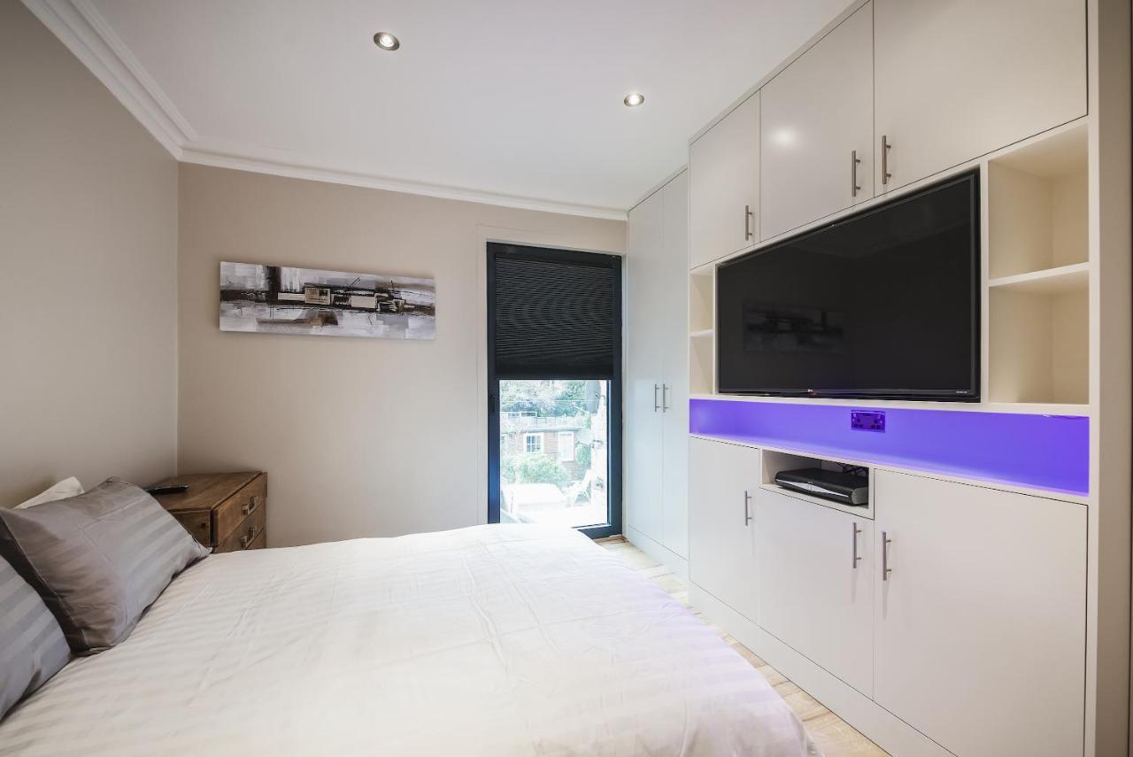 Modern Bedroom In London !! 외부 사진