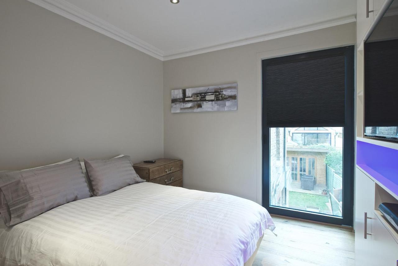 Modern Bedroom In London !! 외부 사진